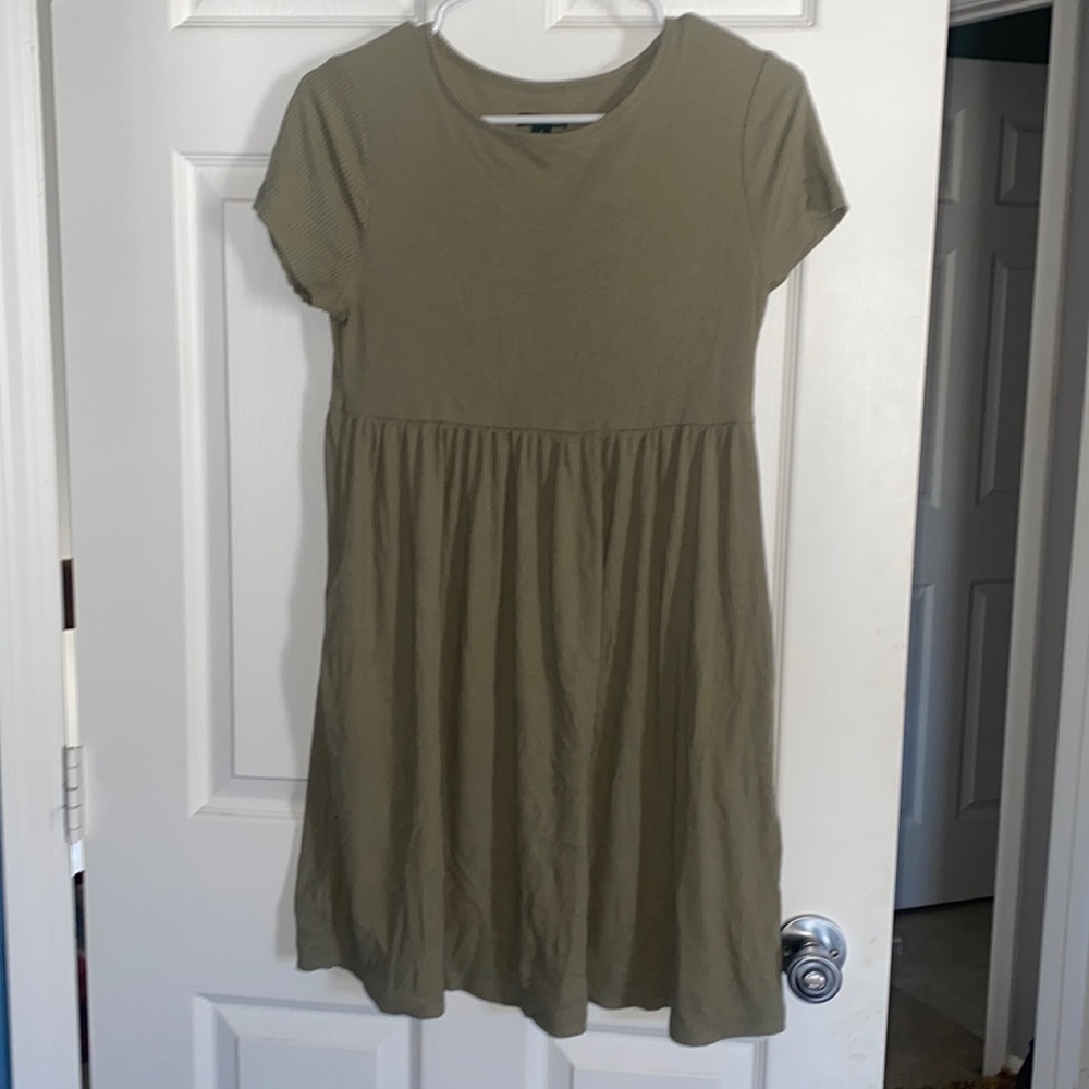 Size small Olivia green T-shirt dress